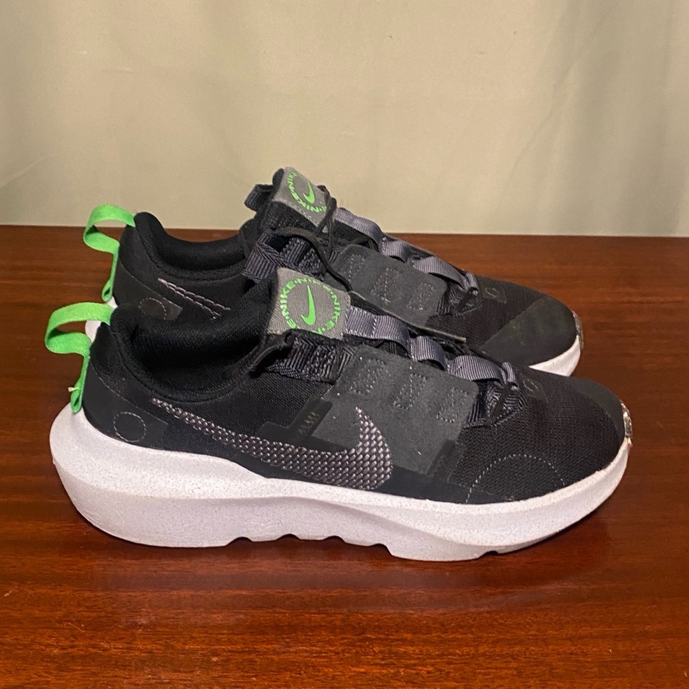 Nike Crater Impact Sneakers  Black Volt size 7Y